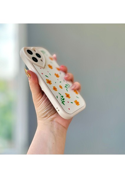 IPHONE 15 Promax Kalp Detaylı Papatya Desenli Ekru Kılıf modelleri