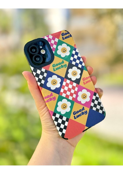 IPHONE 11 Papatya Desenli Kılıf