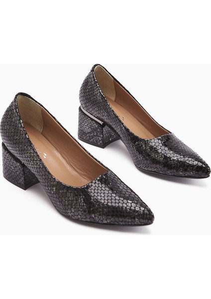 Emelia Hakiki Deri Siyah Yılan Desenli Kadın Topuklu Ayakkabı