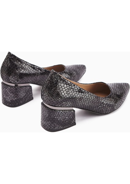 Emelia Hakiki Deri Siyah Yılan Desenli Kadın Topuklu Ayakkabı fırsatları