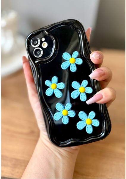 IPHONE 11 3D Papatya Dekorlu Siyah Parlak Kılıf