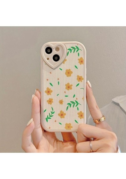 IPHONE 13 Kalp Detaylı Papatya Desenli Ekru Kılıf modelleri