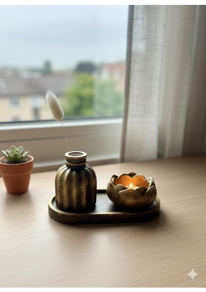 Lotus Mumluklu 3’lü Vazo Seti – Taş Tozu Dekoratif Tray Üzeri Mini Vazo ve Mumluk – Altın Renk Ev Dekor