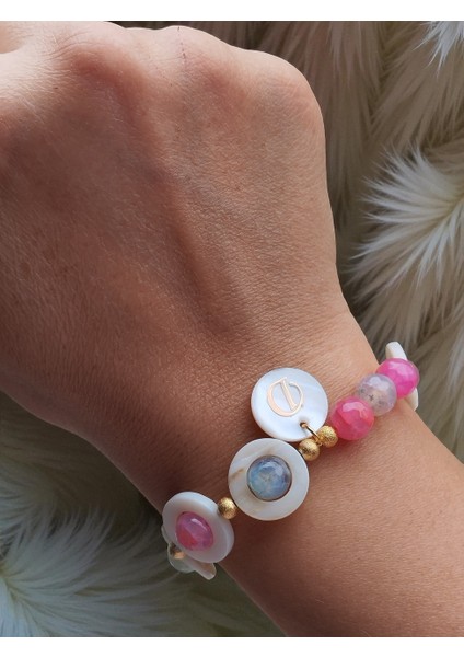 Akik ve Sedef Doğal Taşlı Harf Chramlı Kadın Bileklik modelleri