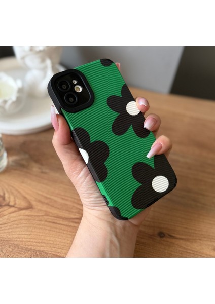 IPHONE 11 Siyah/yeşil Papatya Desenli Kılıf modelleri