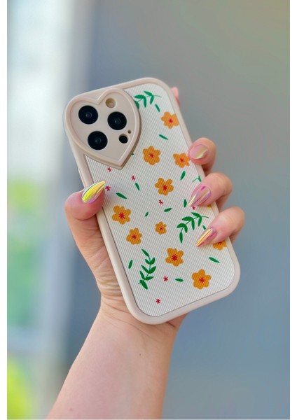 IPHONE 13 Promax Kalp Detaylı Papatya Desenli Ekru Kılıf fiyatları