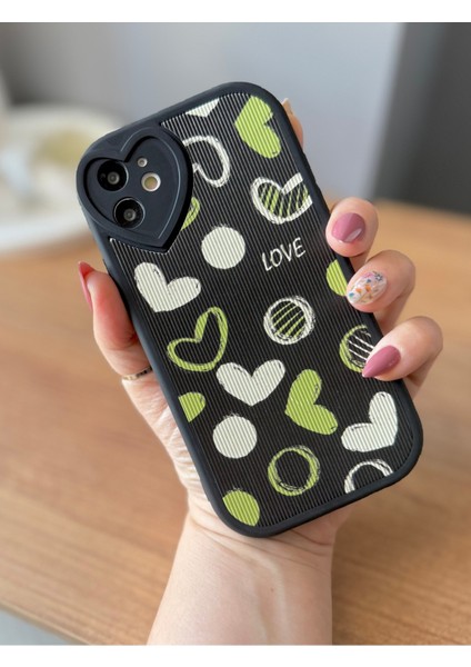 IPHONE 11 Siyah Üzeri Yeşil Ekru Kalp Desenli Kılıf fiyatları
