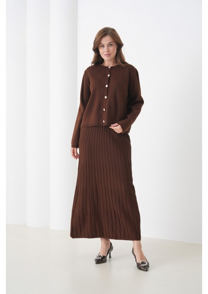 Kadın Pileli Etek Kazağı Düğmeli Tesettüre Uygun Örgü Triko Etekli Ceket Takım