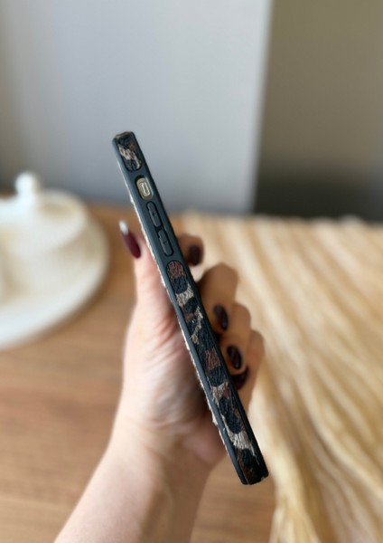 IPHONE 16 Promax Tüylü Leopar Desenli Yumuşak Dokulu Siyah Kılıf modelleri