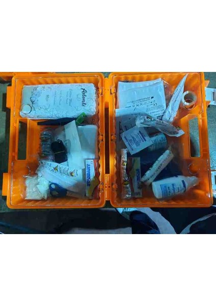 PLS. İŞYERİ İLKYARDIM SETİ LUX DUVARA MONTE EDİLEBİLİR HIRDAVAT GZD111113