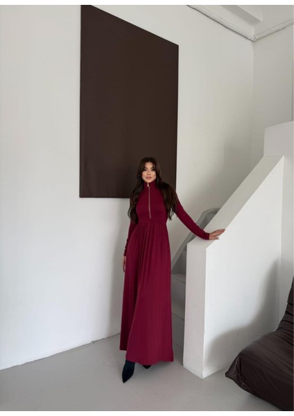 Buketli Kadın Fermuarlı Dik Yaka Yandan Iki Yırtmaçlı Beli Büzgülü Uzun Kollu Uzun Elbise