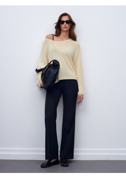 10706 Oval Yaka Dökümlü Kazak-Açık Sarı indirimleri