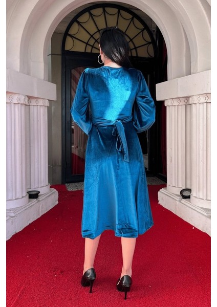 Kadın Uzun Kollu V Yaka Kuşak Dahil Kadife Kumaş Midi Boy Elbise modelleri