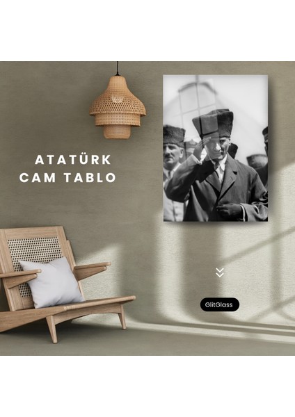 Atatürk Selam Veren Askeri Poz Siyah Beyaz Temperli Cam Tablo - Tarihi Anı fiyatları