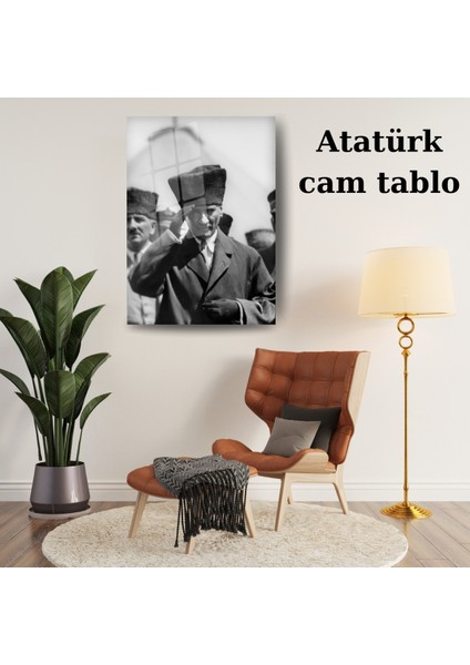 Atatürk Selam Veren Askeri Poz Siyah Beyaz Temperli Cam Tablo - Tarihi Anı modelleri