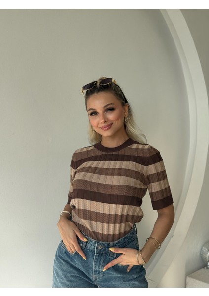 Bisiklet Yaka Çizgili Kısa Kol Triko fırsatları