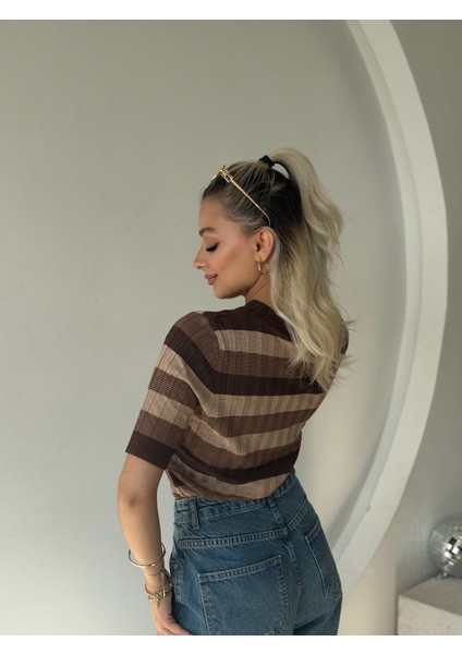 Bisiklet Yaka Çizgili Kısa Kol Triko indirimleri