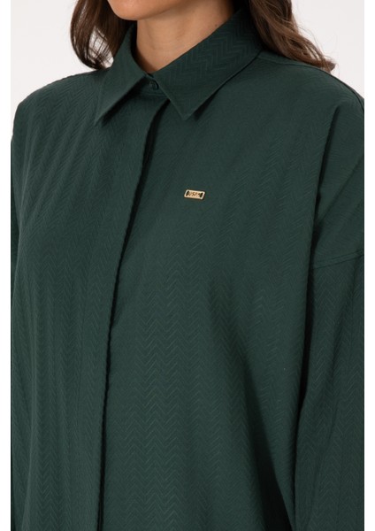 Kadın Koyu Yeşil Gömlek Desenli 50316422-VR079