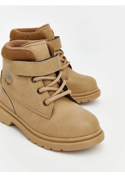 Bağcık ve Cırt Cırtlı Erkek Çocuk Bot (W5) modelleri