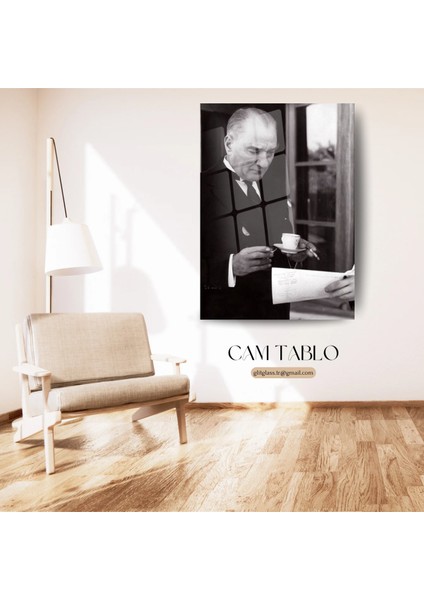 Atatürk Kahve Içerken Çalışma Anı Siyah Beyaz Temperli Cam Tablo fiyatları