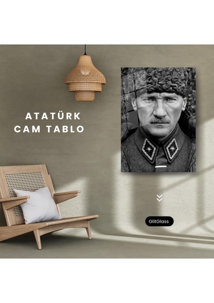 Atatürk Askeri Üniformalı Siyah Beyaz Fotoğraf Temperli Cam Tablo modelleri