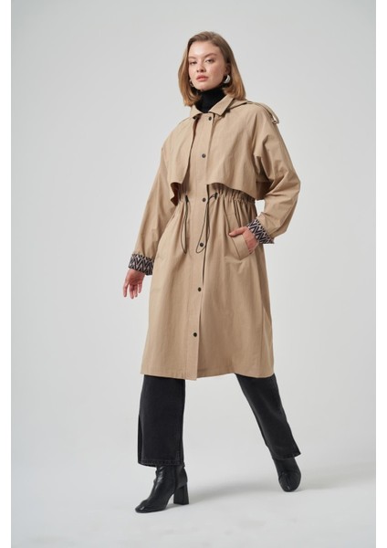 6033 Kapişon ve Kol Yazı Detay Trenç