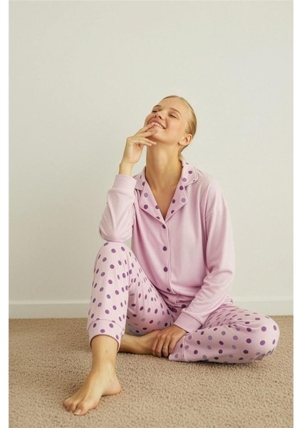 Toz Pembe Puan Desenli Termal Önden Düğmeli Uzun Kollu Kadın Pijama Takımı fiyatları