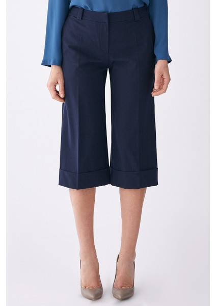 Cep Detaylı Kısa Paça Kadın Pantolon Lacivert K2012036_015 fiyatları