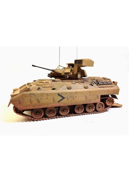 13237 1/35 Ölçek, M2 Bradley Amerikan Zırhlı Personel Taşıyıcı, Plastik Model kiti