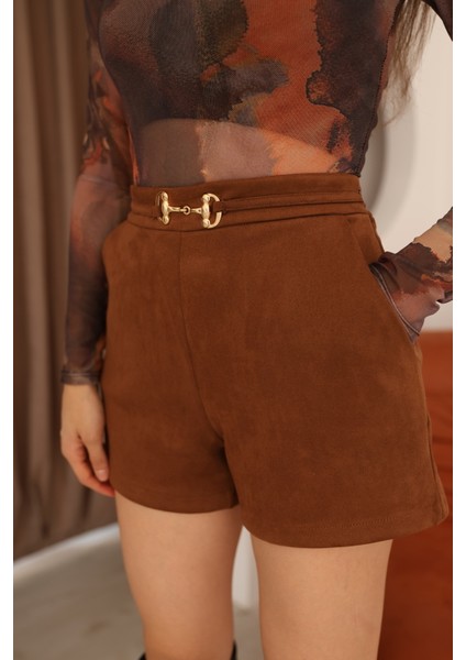 Kahverengi Süet Toka Kemer Detaylı Mini Şort modelleri
