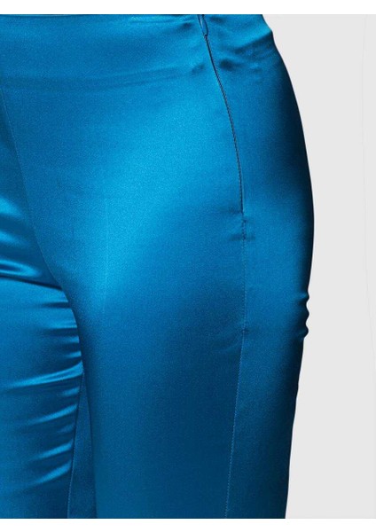 Kısa Paçalı Parlak Pantolon Petrol K1812050_010 fırsatları