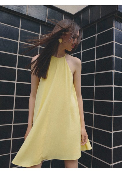Oix Regular Fit Sıfır Kol Askılı Kısa Boy Sarı Renk Elbise