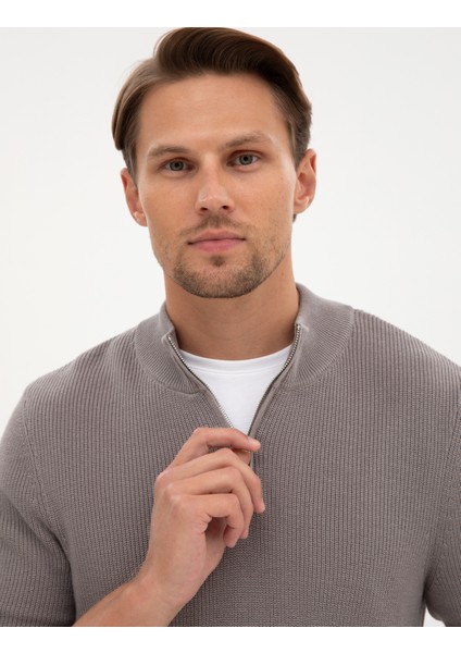 Erkek Açık Gri Melanj Slim Fit Dik Yaka Fermuarlı Triko Kazak 50317363-VR091 fiyatları