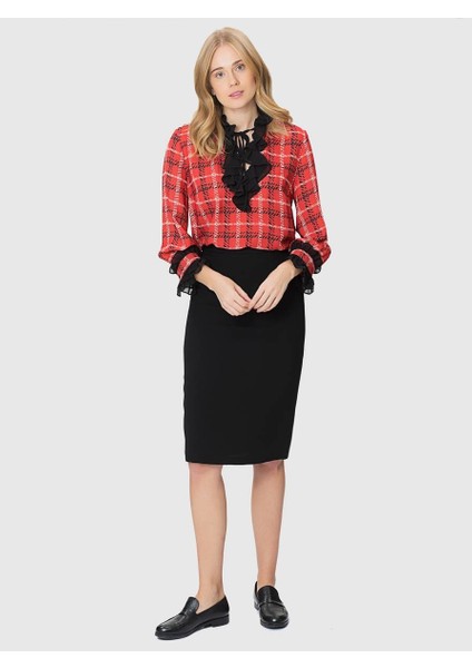 Yırtmaç Detaylı Diz Üstü Kalem Etek Siyah K1815089_001 fiyatları