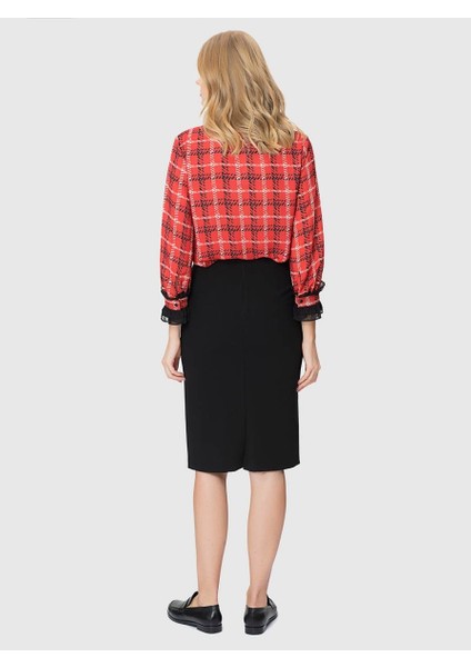 Yırtmaç Detaylı Diz Üstü Kalem Etek Siyah K1815089_001 modelleri