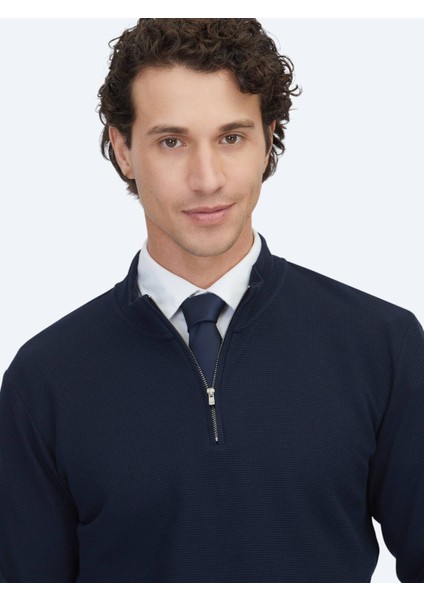 Lacivert Fitilli Bisiklet Yaka T-Shirt fırsatları