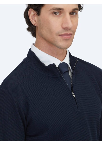 Lacivert Fitilli Bisiklet Yaka T-Shirt indirimleri