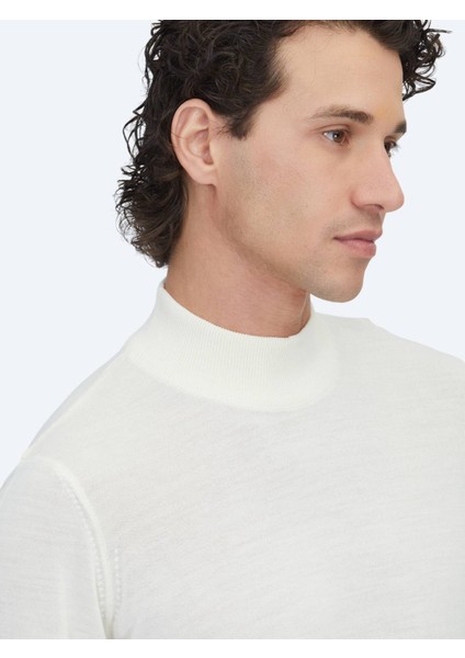 Ekru Yarım Balıkçı Yaka Jakarlı Yün Karışımlı Triko Kazak fırsatları