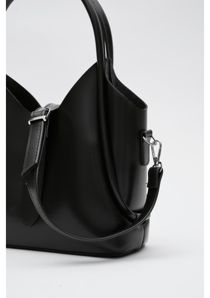 Kadın Yavru Çanta Fular Detaylı Omuz ve Kol Çantası fırsatları