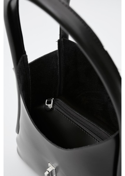 Kadın Yavru Çanta Fular Detaylı Omuz ve Kol Çantası indirimleri