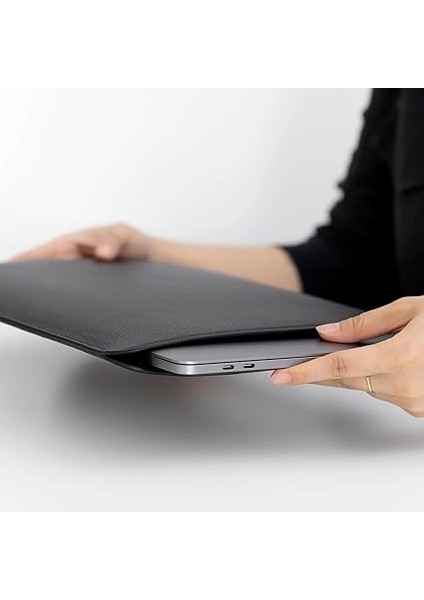 | Macbook Pro 13" Inç [2016-2024] ve Macbook Air 13" Inç [2020-2024] - Su Geçirmez Deri Laptop Kılıfı (Siyah) fiyatları