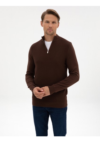 Erkek Kahverengi Slim Fit Dik Yaka Fermuarlı Triko Kazak 50317397-VR029