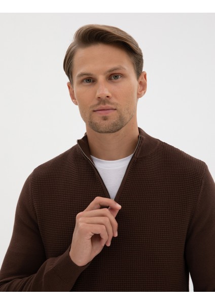 Erkek Kahverengi Slim Fit Dik Yaka Fermuarlı Triko Kazak 50317397-VR029 fiyatları