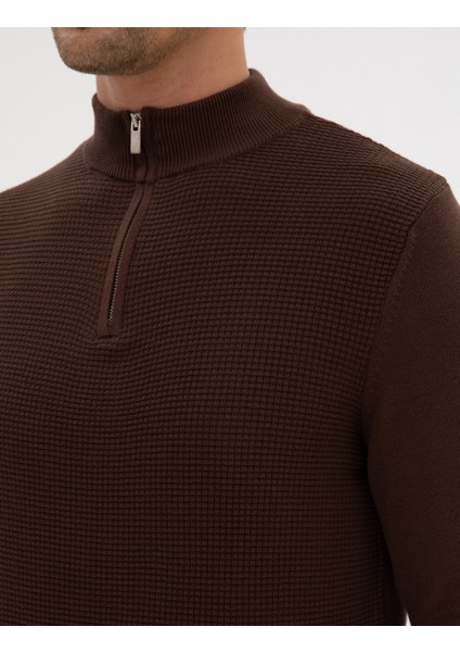 Erkek Kahverengi Slim Fit Dik Yaka Fermuarlı Triko Kazak 50317397-VR029