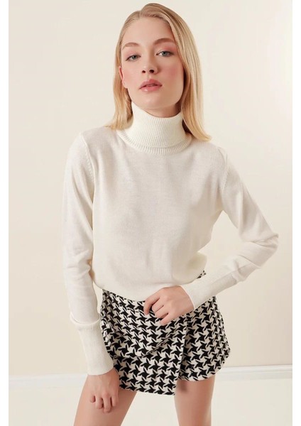 Düz Balıkcı Yaka Bayan Kazak