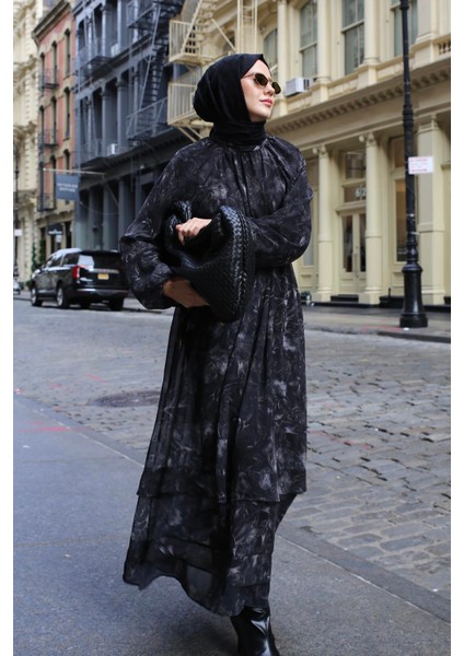 Desenli Katlı Elbise 25KM1022 Siyah