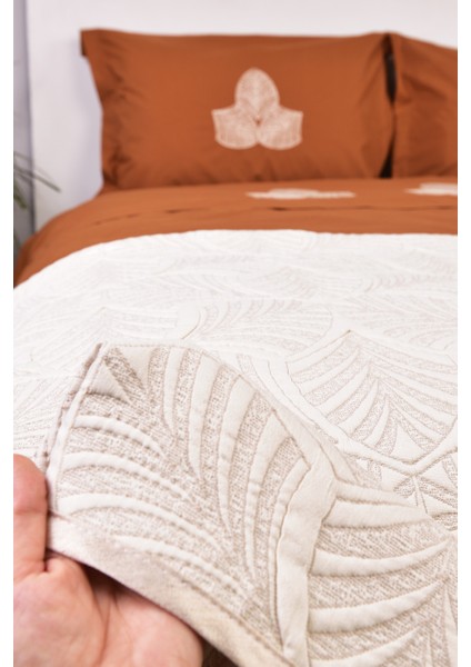 Yaprak Işlemeli Çift Kişilik Yatak Örtülü Nevresim Takımı Taba %100 Pamuk fırsatları