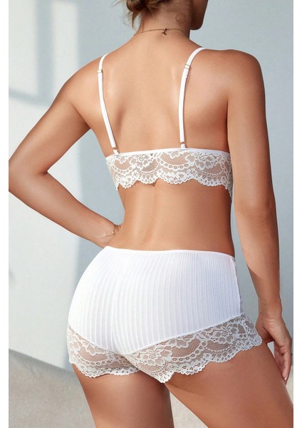 Kadın Beyaz Kaşkorse ve Dantel Detaylı Şortlu Gecelik Takım