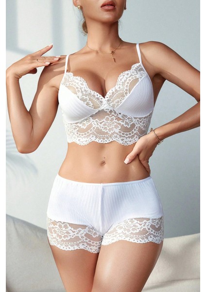 Kadın Beyaz Kaşkorse ve Dantel Detaylı Şortlu Gecelik Takım fırsatları