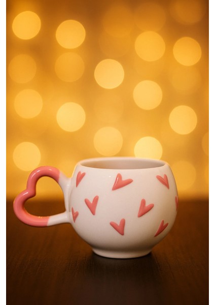 Kalp Kulp Detaylı Pembe Kalp Desenli Özel Kabartmalı El Işlemeli Seramik Kupa